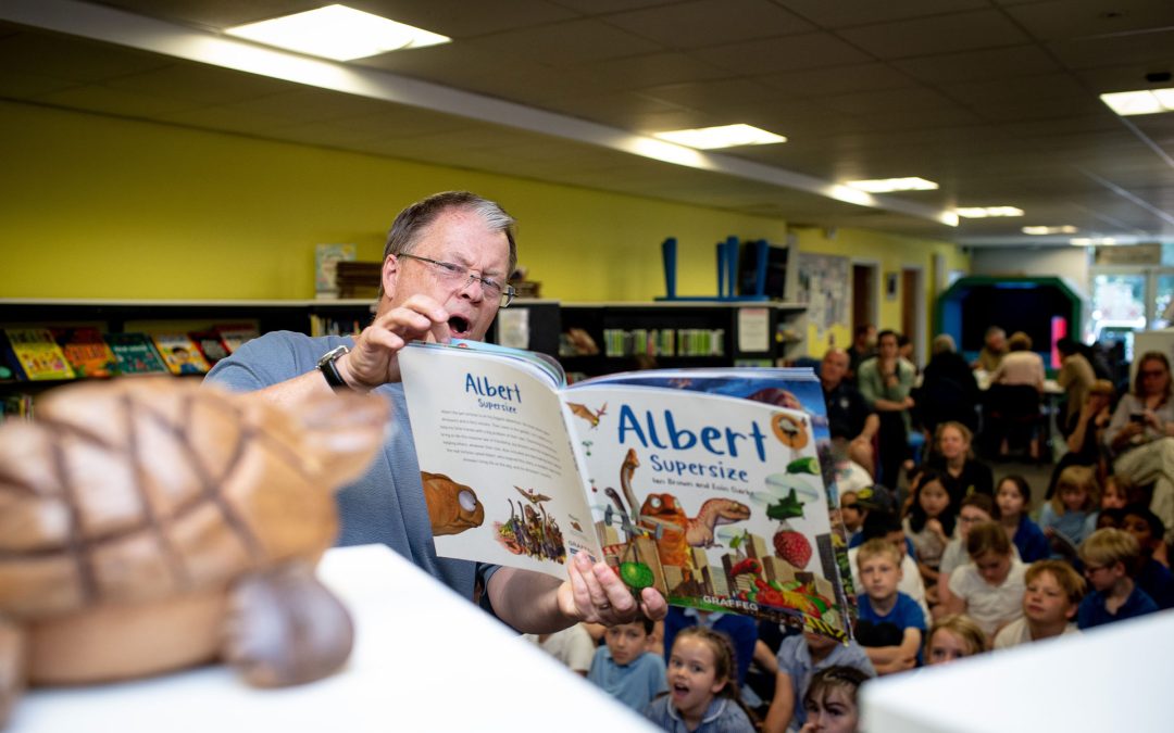 Lansio Sialens Ddarllen yr Haf 2025 – Gardd o Straeon