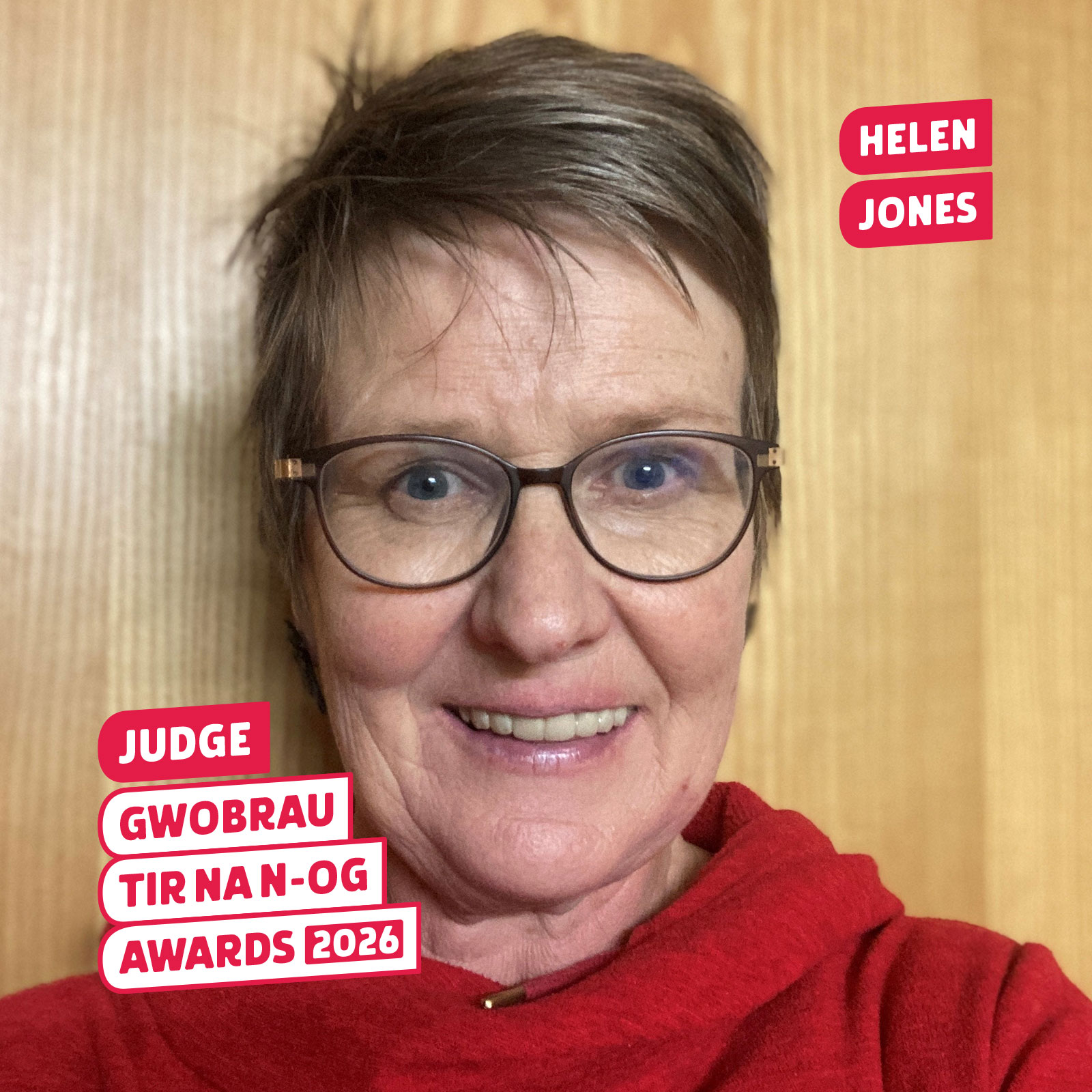 Helen Jones, aelod o banel beirniad Cymraeg gwobrau Tir na n-Og.