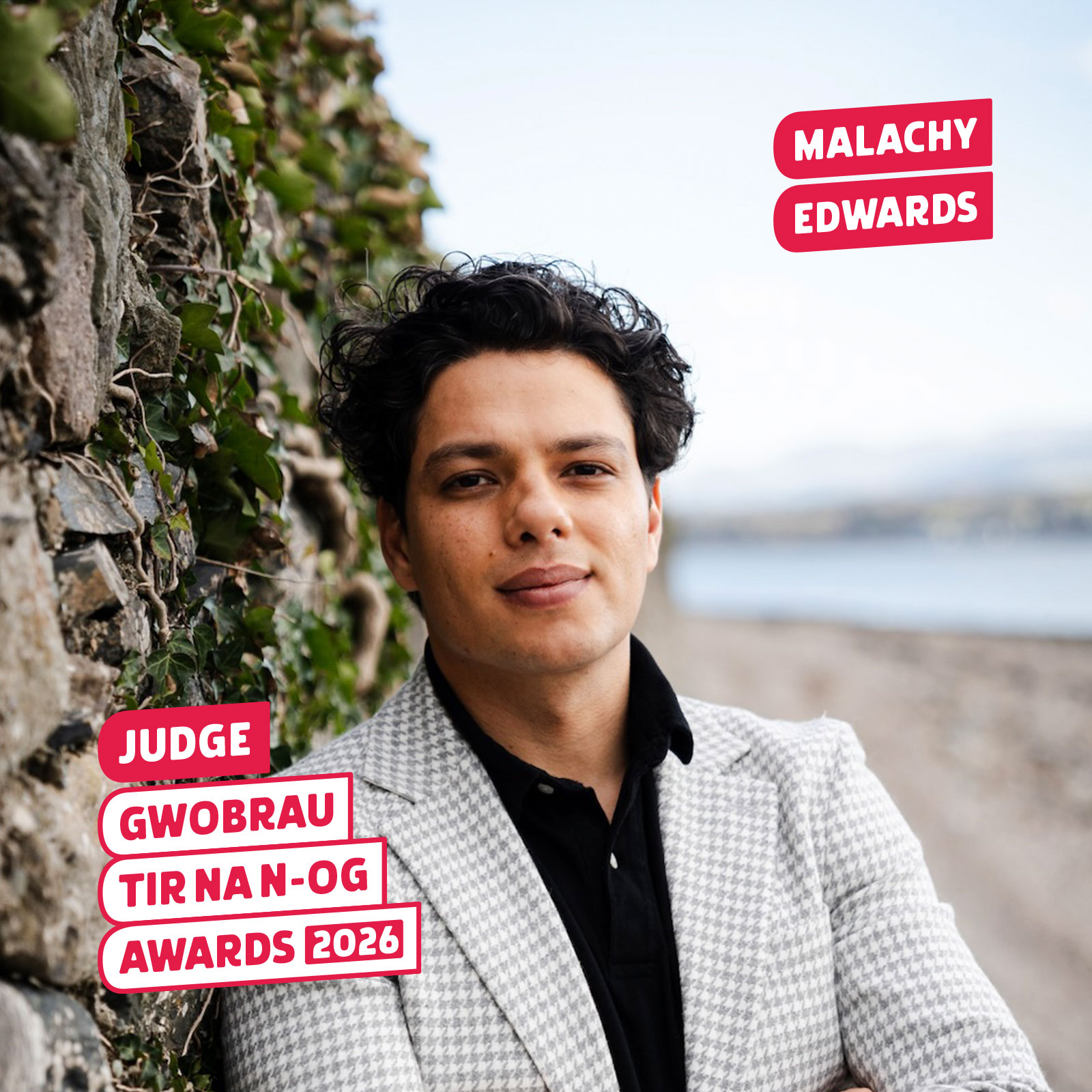 Malachy Edwards, aelod o banel beirniad Cymraeg gwobrau Tir na n-Og.